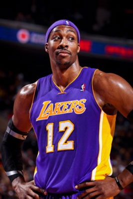 巴恩斯准三双难救主，布朗30+8+5白帝6记三分，绿军力克猛龙5连胜（巴恩斯准三双难挽败局，布朗30+8+5携白帝6记三分，绿军击退猛龙豪取五连胜）