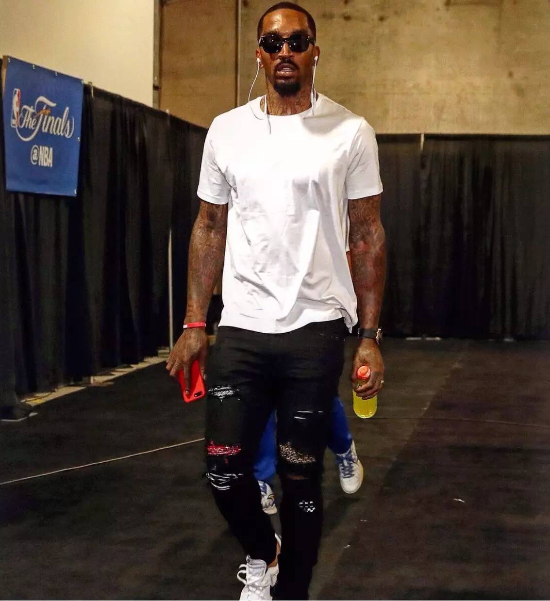 泽卡：瓦科的续约取决于他自己，但我希望明年能和他并肩作战（泽卡：瓦科去留由他本人决定，我盼明年继续与他并肩作战）