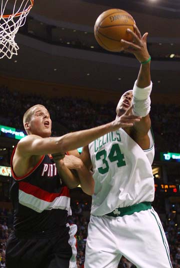 亚冠第5轮最佳球员候选名单出炉，中超独苗入选，他却高兴不起来（亚冠第5轮最佳球员候选揭晓，中超独苗上榜，他却难言欣喜）